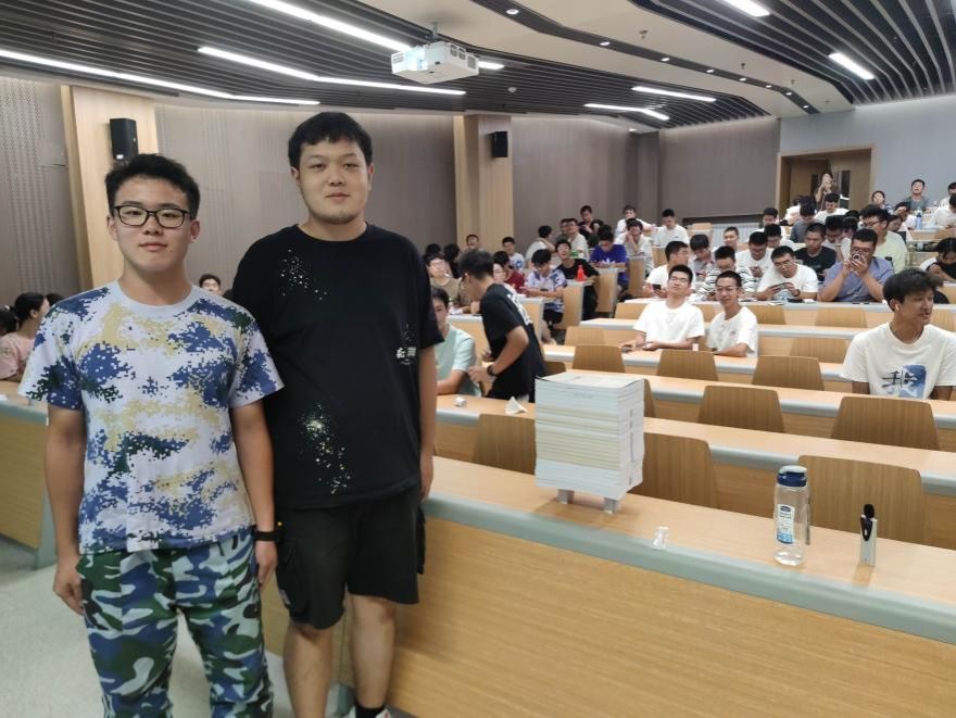 学院面向本科新生开展沉浸式形势与政策课j